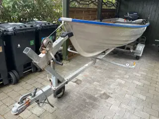 Linder 410,Yamaha 4.hk.Brenderup trailer.