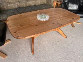 Sofabord i fyrretræ