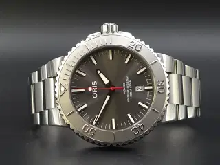 ORIS Aquis Relief. 2024. Fortsat fabriksgaranti.