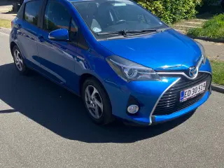 Toyota Yaris Hybrid 2015