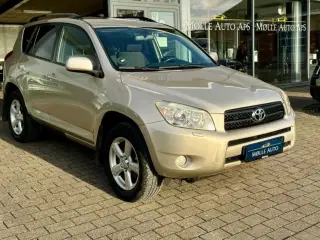 Toyota RAV4 2,2 D-4D 136 4x4 Van