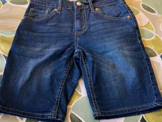 Jeans shorts i kendte mærker til teenager dreng