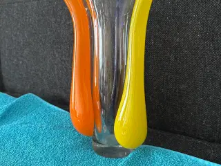 Farvet glas vase 