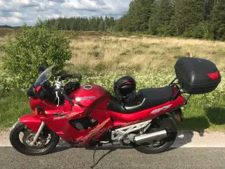 Suzuki GSX 750 F