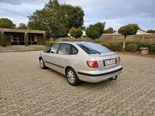 Hyundai Elantra hatchback 