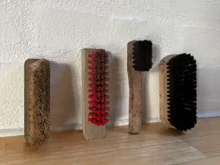 Sæt af 4 rengøringsbørster fra forsvaret