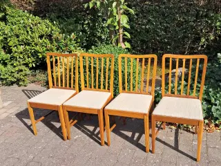 Spisebordsstole I lyst træ