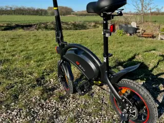 Lille sammenklappelig elcykel 