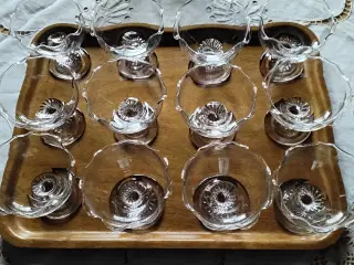12 portionsglas / dessertglas med snoet stilk