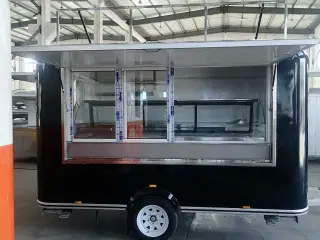 HELT ny Foodtruck til salg – fuldt udstyret