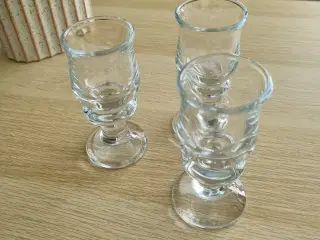 Holmegård Tivoli glas.  2 ølglas.  3 snapseglas 