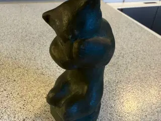 Bronze skulptur af bjørn