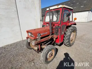 Veterantraktor Massey Ferguson 135