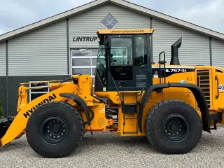 Hyundai 757-9A XTD med lang-arm. En-ejeres maskine med Lock-UP.