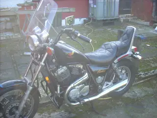 1985 honda shadow in very good stand 