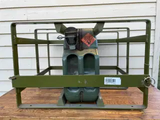 jerrycan holder