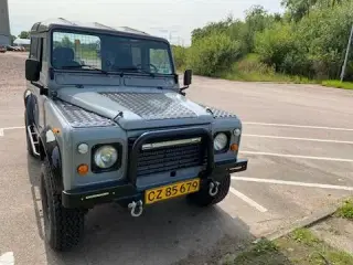 Land Rover 90