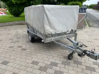 Brenderup Trailer med højde gitter sider 750 kg. 