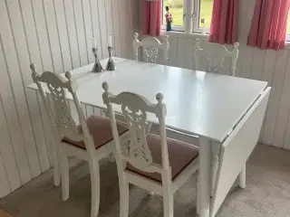 Spisebord med 4 stole