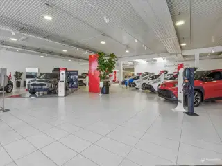 Showroom/ detail/ lager og værksted (lejemålet kan opdeles hvis man kun ønsker at leje en del)