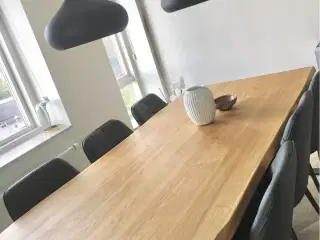 1 Planke, egetræ spisebord + tillægsplade