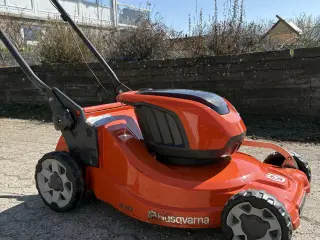 Husqvarna LC 247i batteridrevet plæneklipper