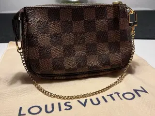 Louis Vuitton mini pochette