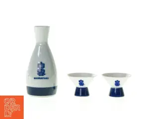 Sake kande og kopper fra Shirayuki (str. Vase 13 x 6 cm og 4 x 5 komma 5 cm)