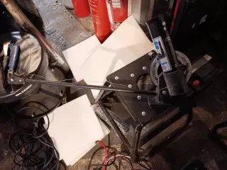 2 stk Downrigger og 4 stk stangholdere