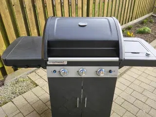 Gas grill til salg giv et bud 