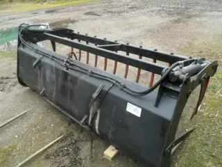 Traktor Renault Ares 816 med frontlæsser/redskaber