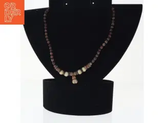 Træperlekæde med vedhæng (str. 42 cm)