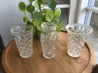 Gamle Holmegaard vaser i "presset" glas