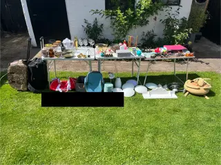 Et lille loppemarked sælges