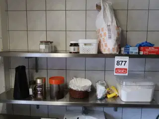 2 stk. Rustfri stålhylder med indhold
