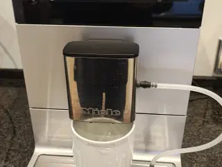 Miele CM5510 i sort/Sølv design 