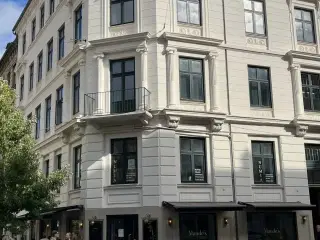 Klassisk Frederiksberg C lejlighed 189 m til leje.