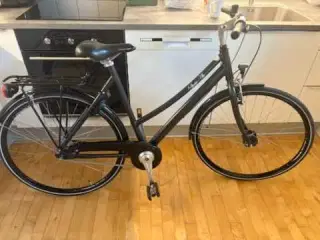 Flot damecykel sælges.