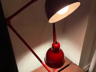 Rød dobbelt arkitektlampe sælges