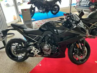 Suzuki GSX-8R 776 83HK 6g