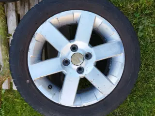 Dæk og fælge, Suzuki Liana 