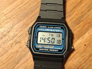 Casio f-105 