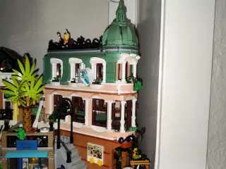 Lego Hyggeligt hotel 10297