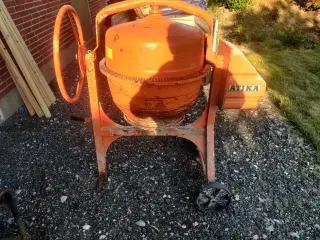betonblander udlejes
