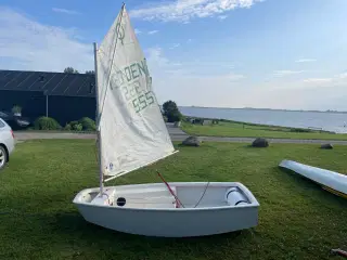 Optimist jolle sælges