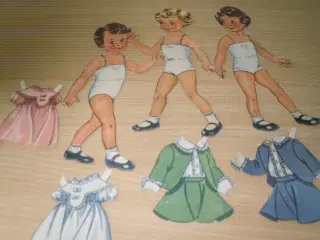 Meget gamle Påklædnings Dukker.
