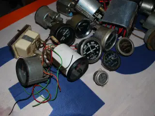 Omdrejningstællere gauges mm.