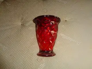 fyens glasværk rød vase 18 cm høj odin