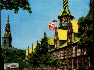 København - Børsen med Udsigt over Christiansborg Slot - Rudolf Olsen u/n