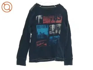 Bluse fra Tommy Hilfiger (str. 104 cm)
